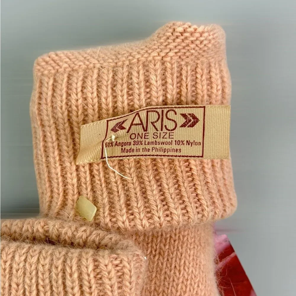 Aris Peach Color Knit Gloves Angora Lambswool Blend One Size Vintage NWT